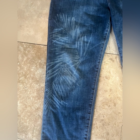 Chicos, So Slimming girlfriend slim leg crop Jean Chicos size 2 US size … - Picture 11 of 11